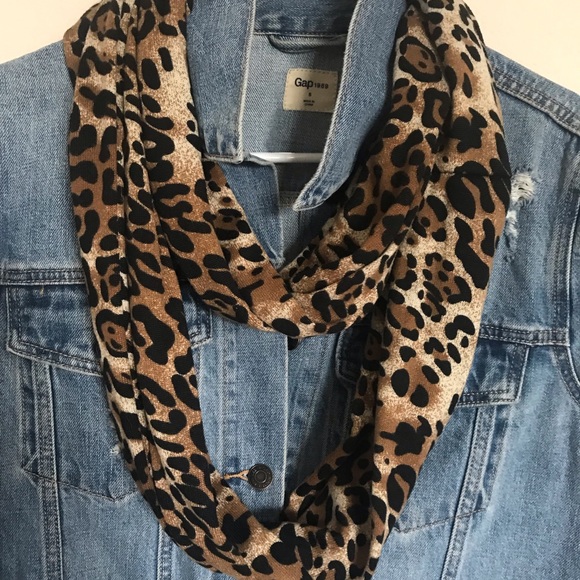 Leopard scarf - Picture 3 of 3